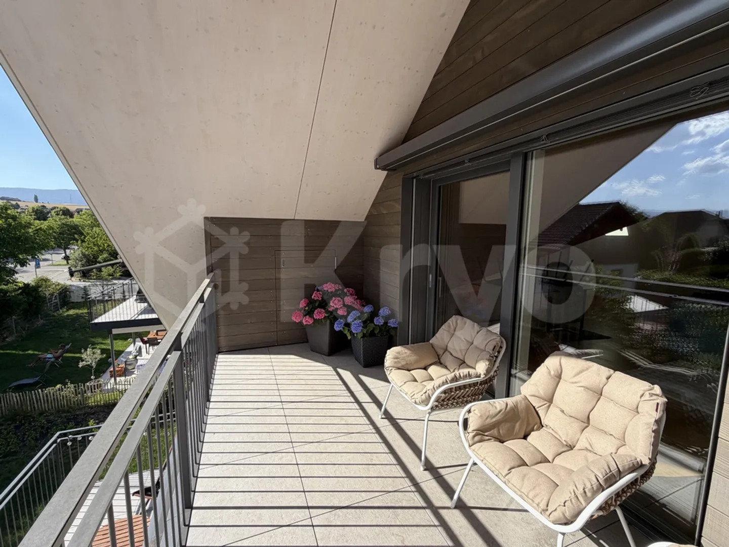 Charmant Appartement Sous Comble à Lavigny - Photo 2 sur 7