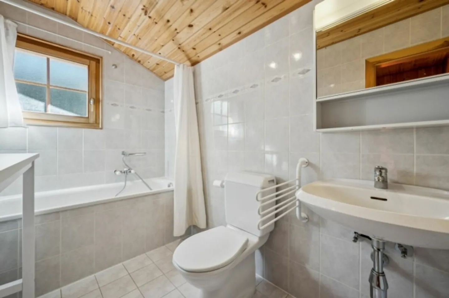 4.5-Zimmer-Chalet mit Dependance und Panoramablick über die Walliser Bergwelt - Photo 9 sur 13