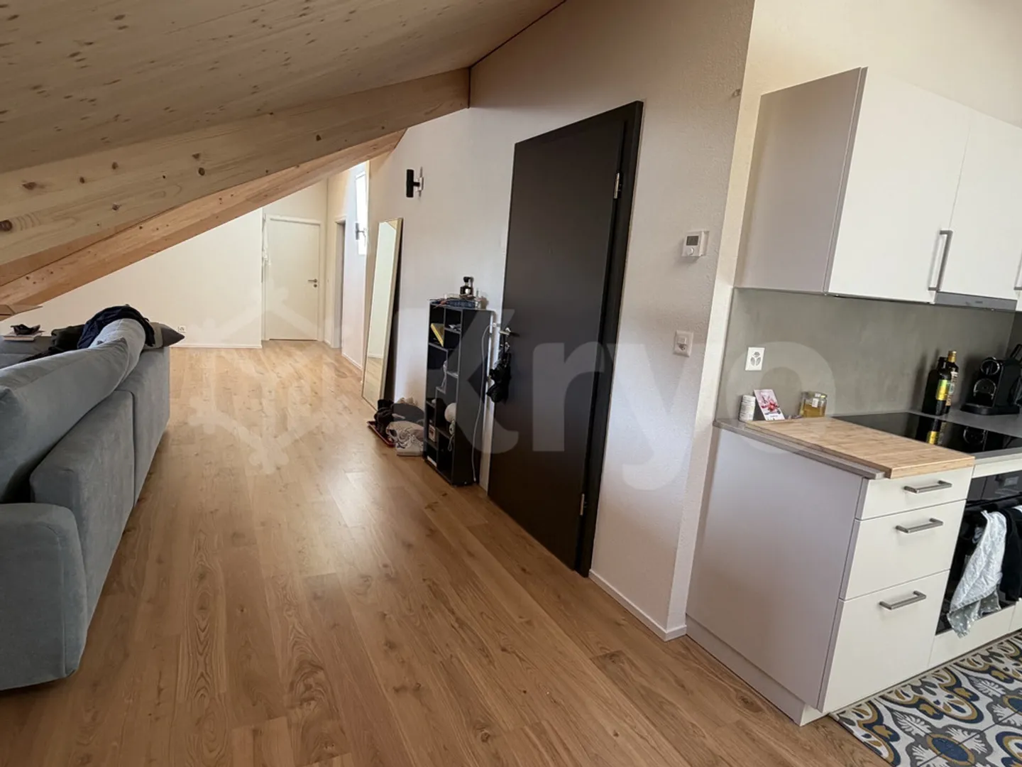 Charmant Appartement Sous Comble à Lavigny - Photo 5 sur 7