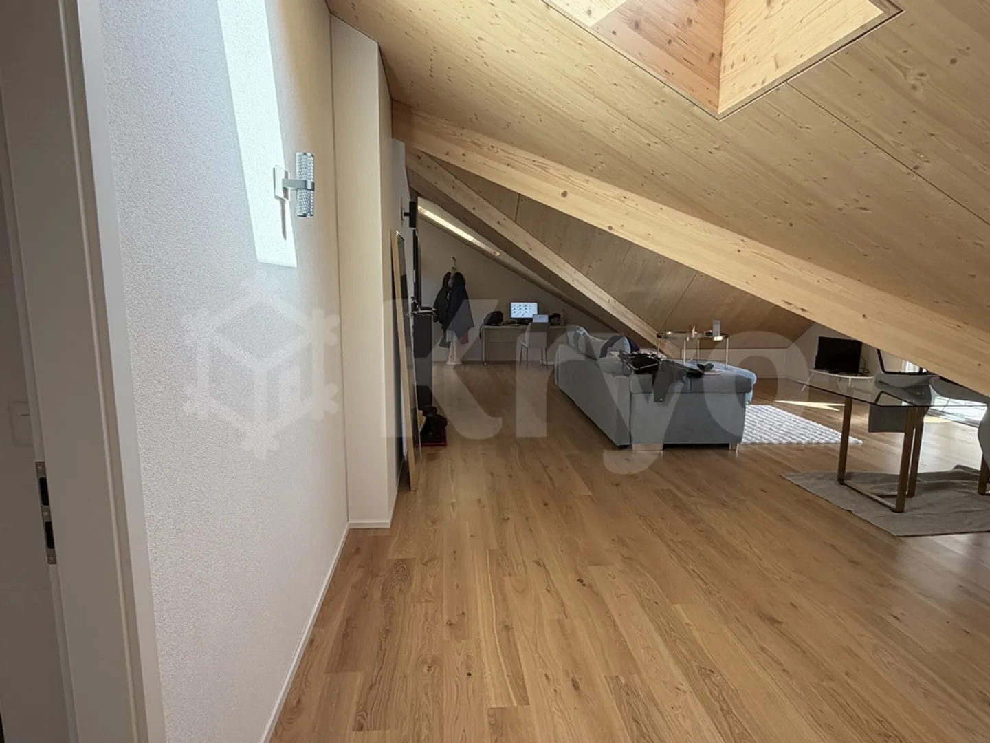 Charmant Appartement Sous Comble à Lavigny - Photo 6 sur 7