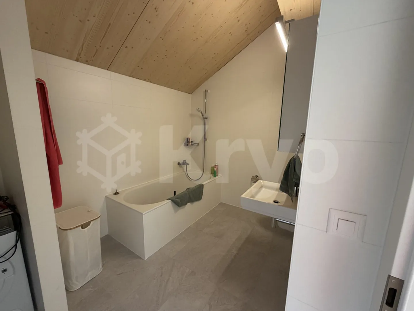 Charmant Appartement Sous Comble à Lavigny - Photo 7 sur 7