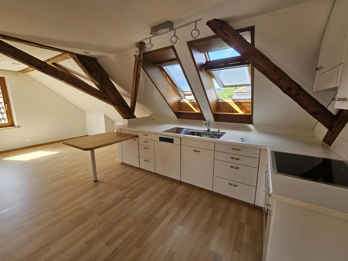 Appartamento mansardato di 2,5 stanze in affitto su accordo - Foto 5 di 8