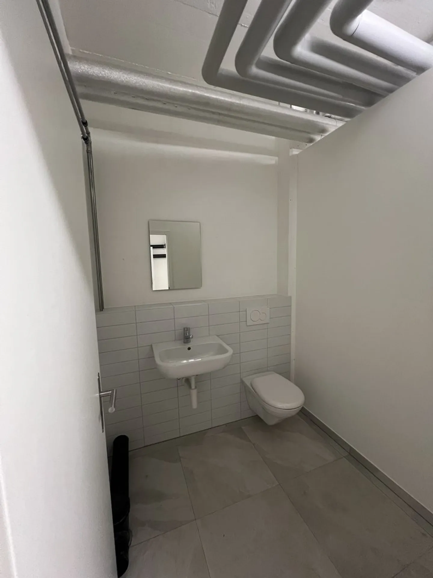 Stanza per artigianato / magazzino in affitto! - Foto 6 di 7