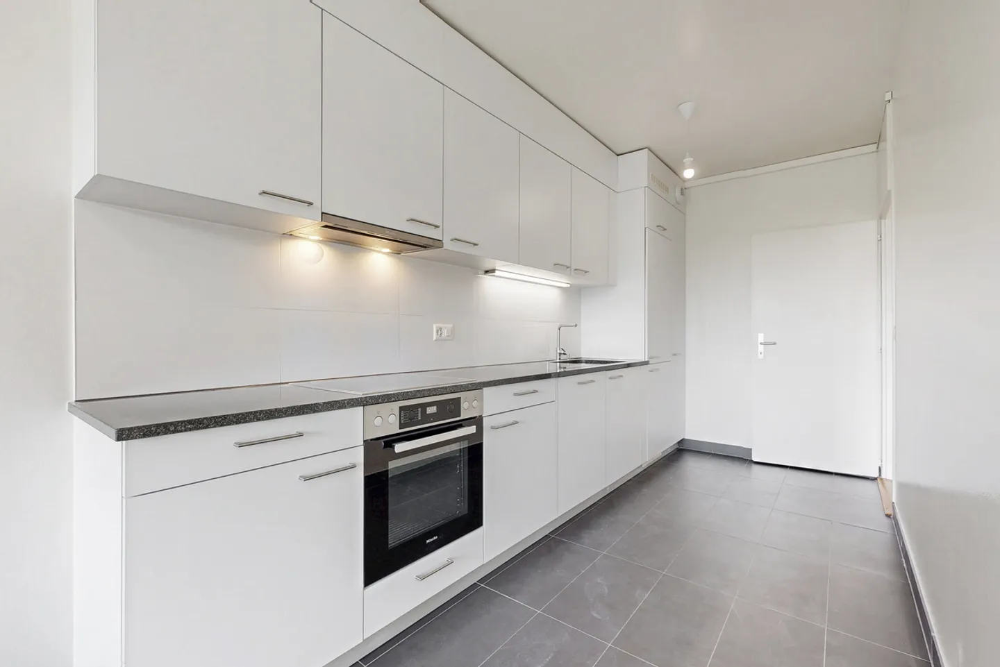 Living in the beautiful municipality of Chêne-Bougeries - Photo 1 of 8