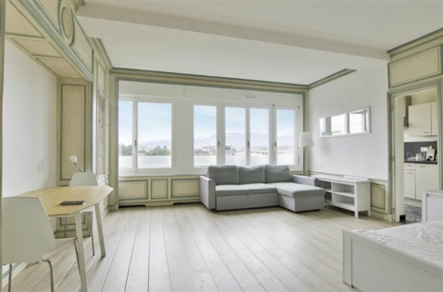 Beautiful 2-room apartment with stunning views - Photo 1 of 5