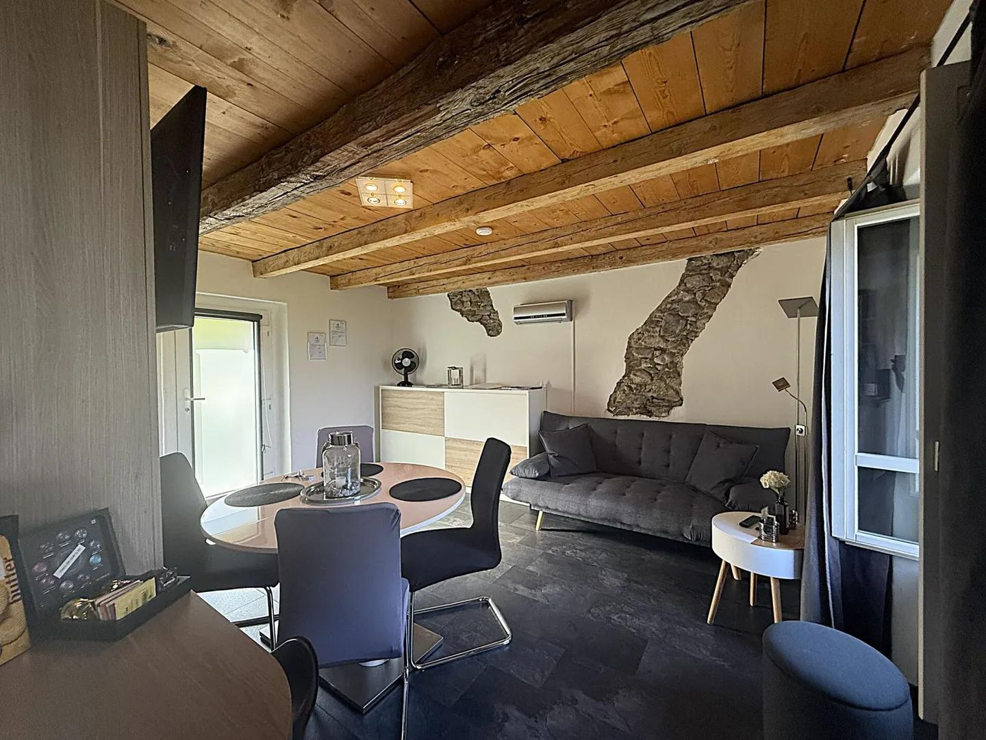 Rental apartment on the top floor - Photo 5 of 9