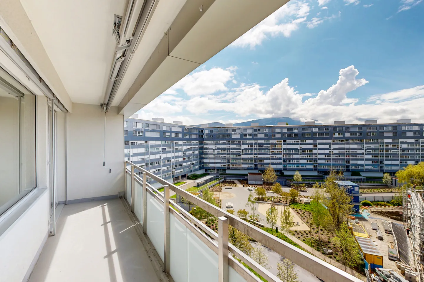 Living in the beautiful municipality of Chêne-Bougeries - Photo 8 of 8