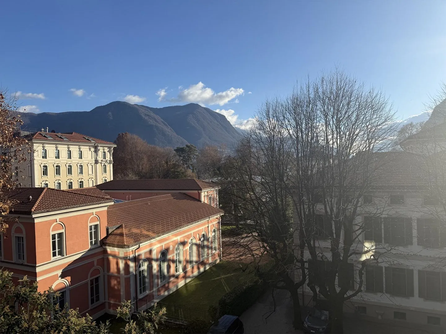 Mietung eines wunderschönen Büros mit Parkblick im Zentrum - Foto 2 von 7