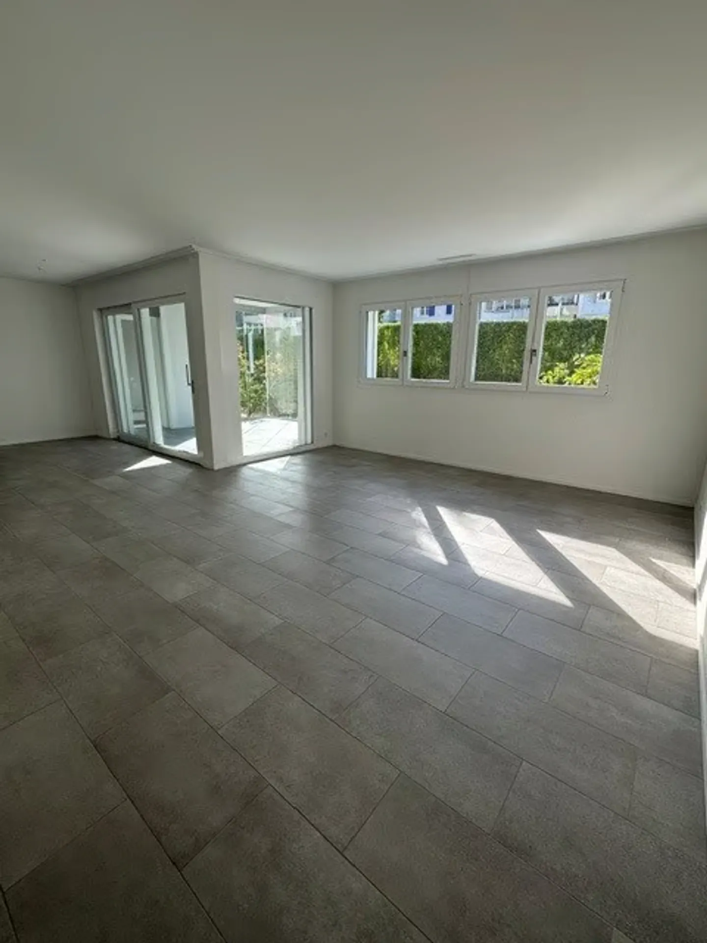 Modern 3.5-room apartment on the ground floor - Photo 4 of 10