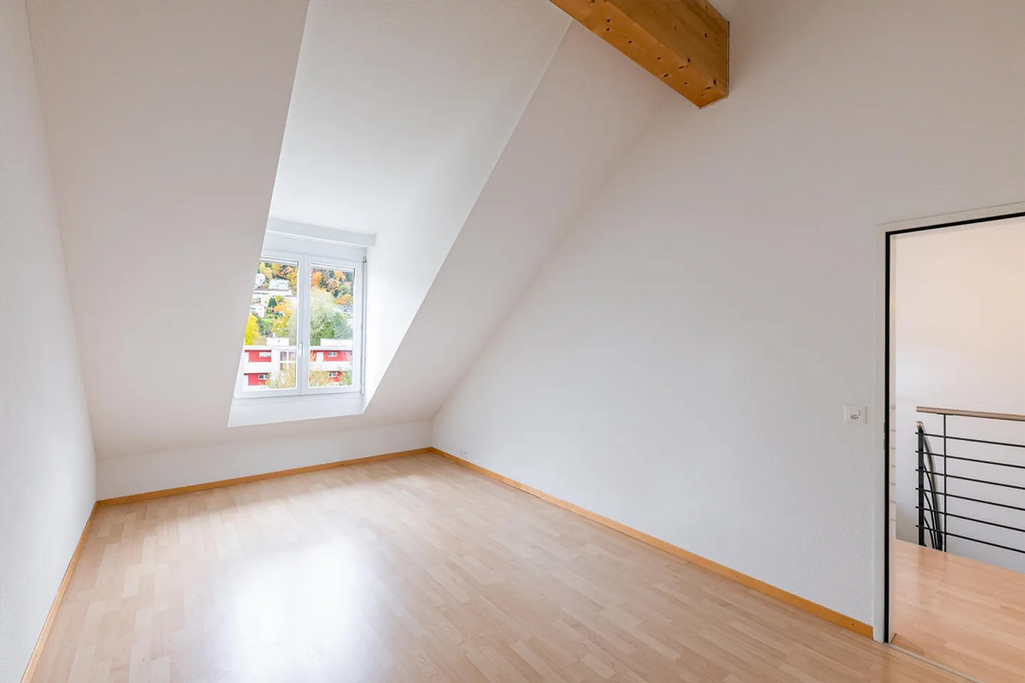 Appartamento duplex in un quartiere tranquillo con vista sulle montagne - Foto 1 di 11