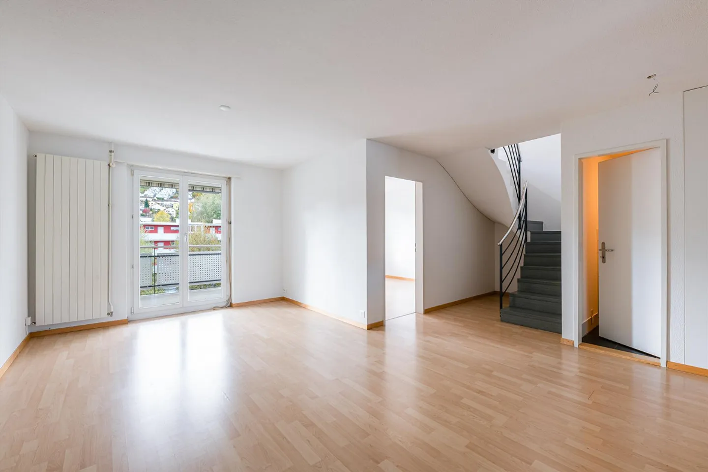 Appartamento duplex in un quartiere tranquillo con vista sulle montagne - Foto 2 di 11