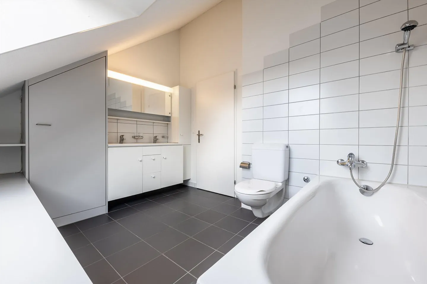 Appartamento duplex in un quartiere tranquillo con vista sulle montagne - Foto 3 di 11