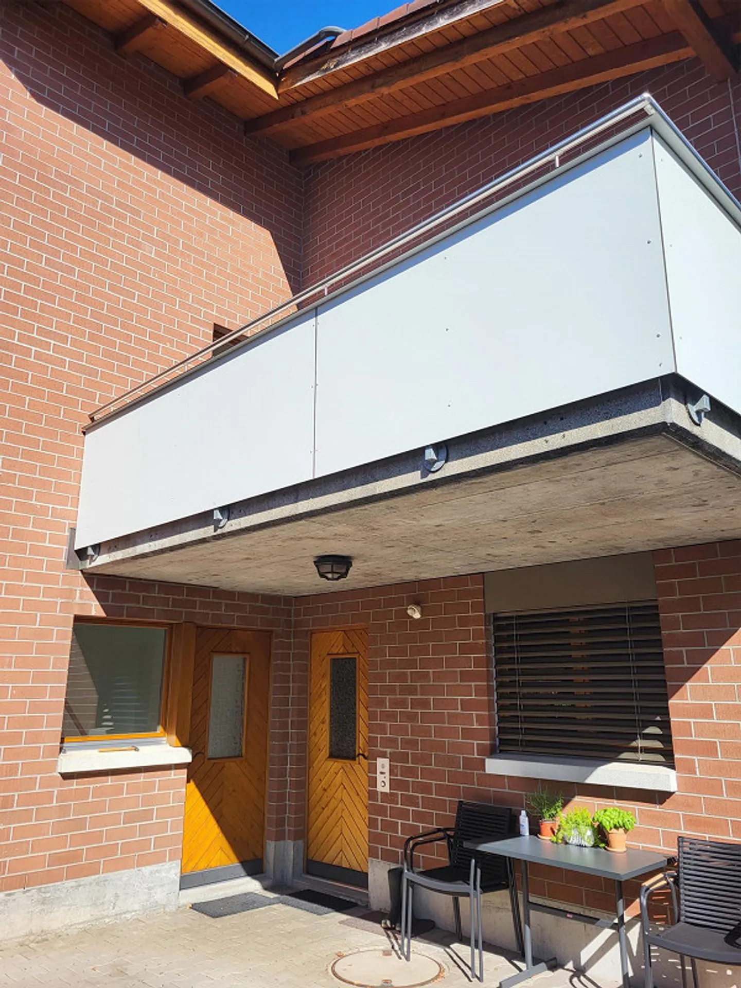 Appartement en duplex de 6,5 pièces fraîchement rénové dans un emplacement central - Photo 1 sur 20