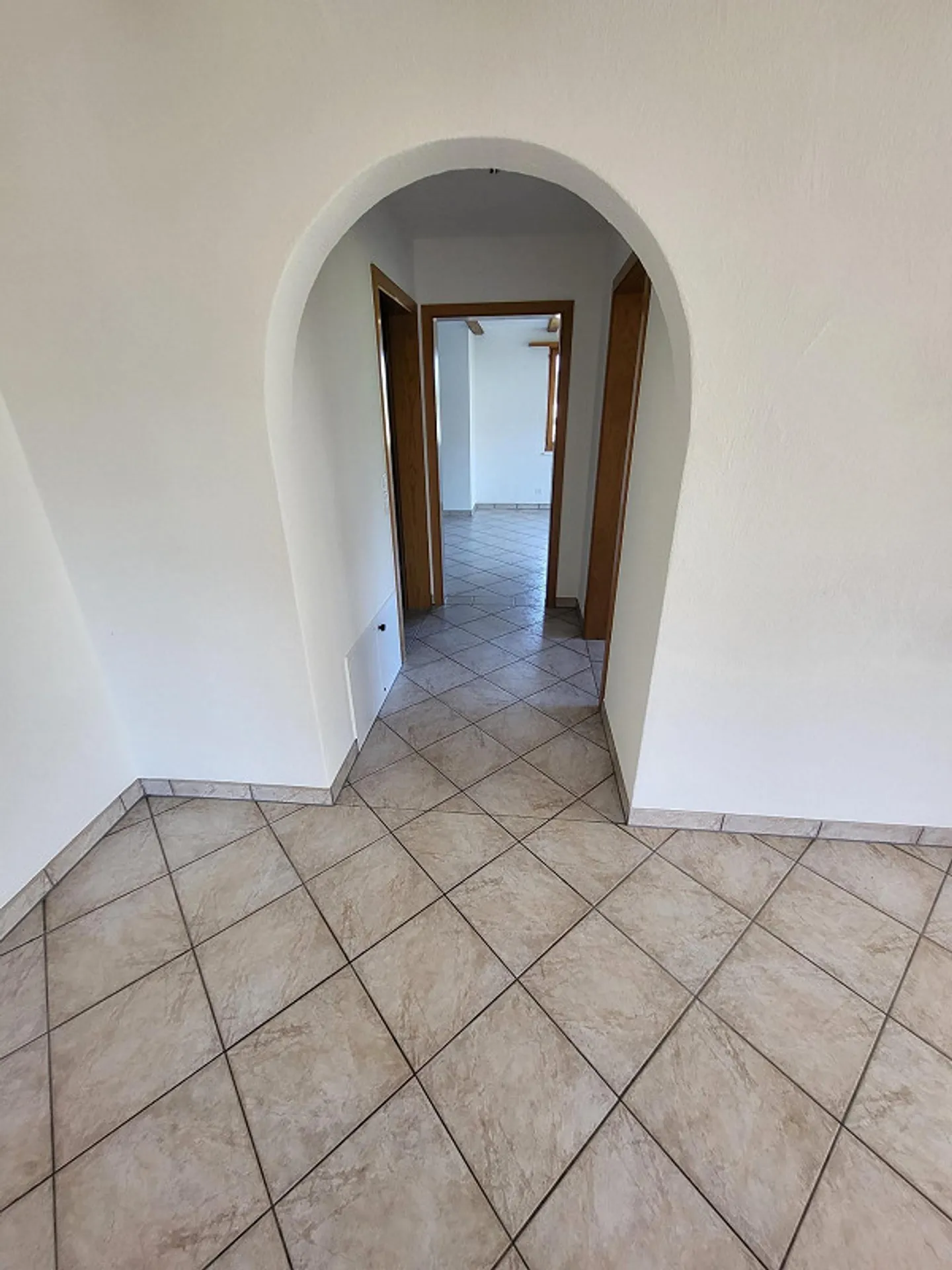 Appartement en duplex de 6,5 pièces fraîchement rénové dans un emplacement central - Photo 6 sur 20