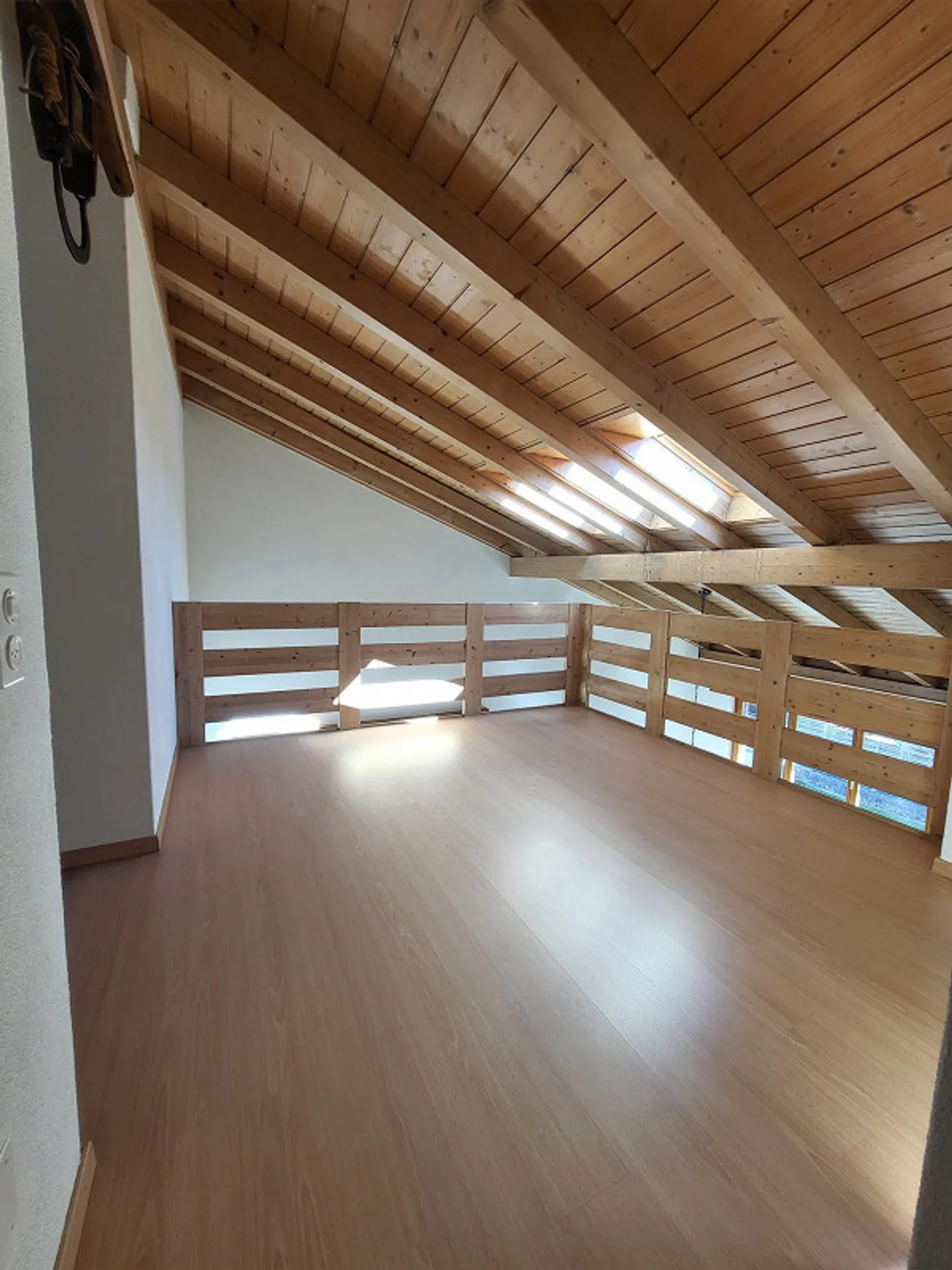 Appartement en duplex de 6,5 pièces fraîchement rénové dans un emplacement central - Photo 12 sur 20
