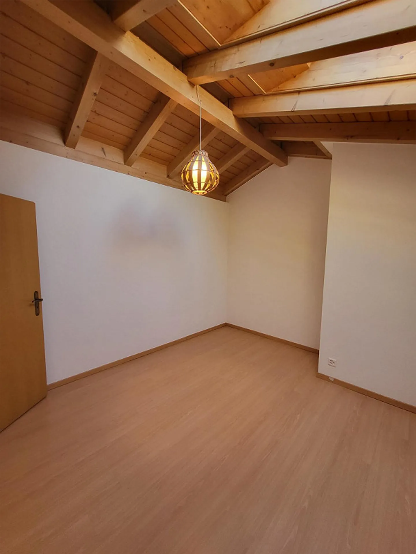 Appartement en duplex de 6,5 pièces fraîchement rénové dans un emplacement central - Photo 14 sur 20