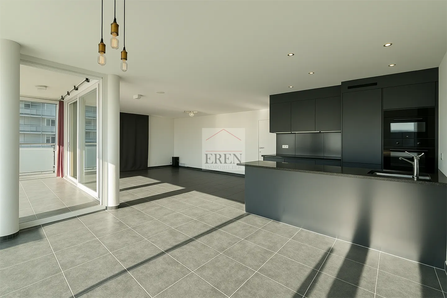 Magnificent and bright 3.5 rooms with large glass terrace with sliding glass - Photo 5 of 13
