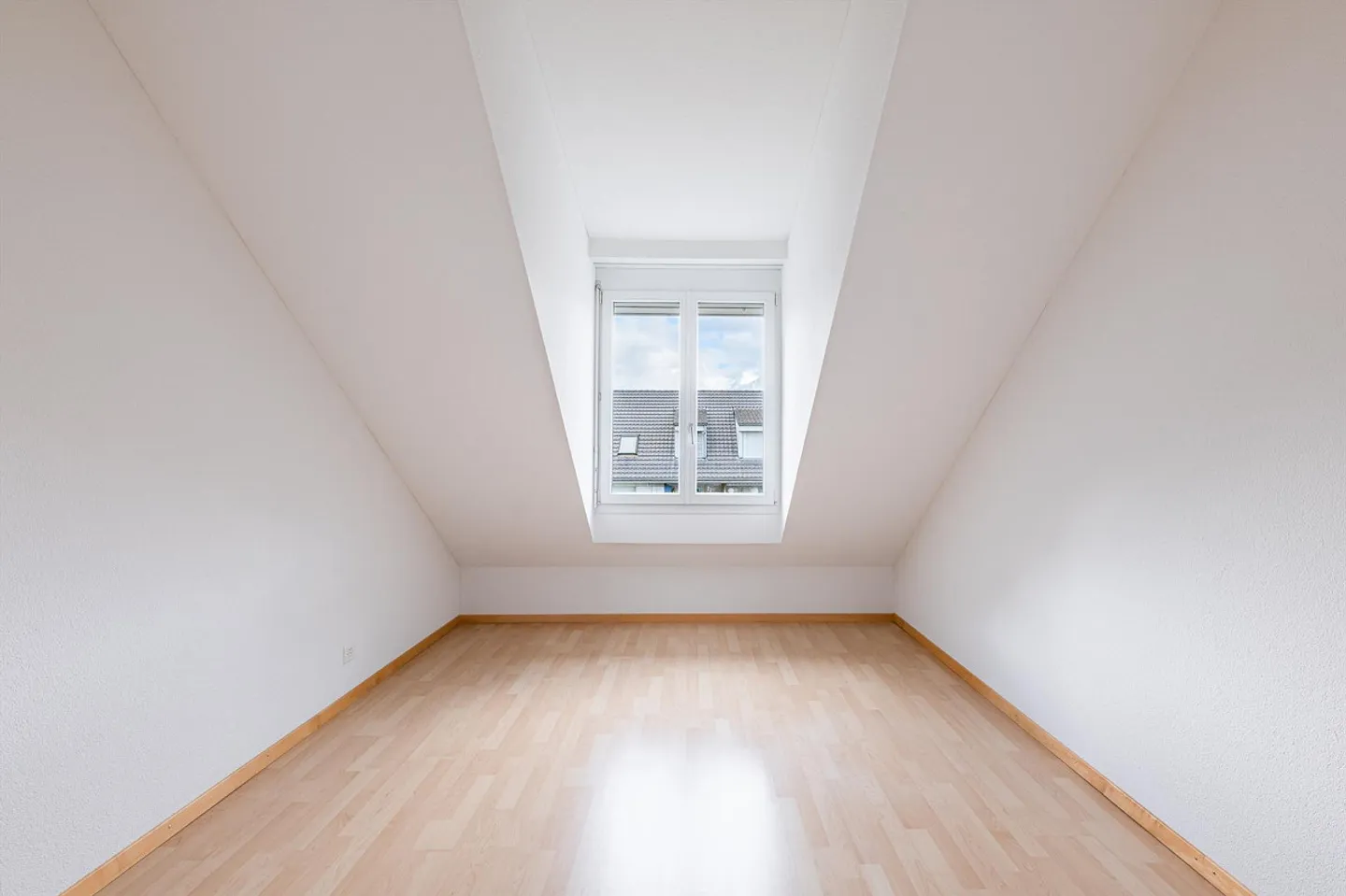 Appartamento duplex in un quartiere tranquillo con vista sulle montagne - Foto 7 di 11