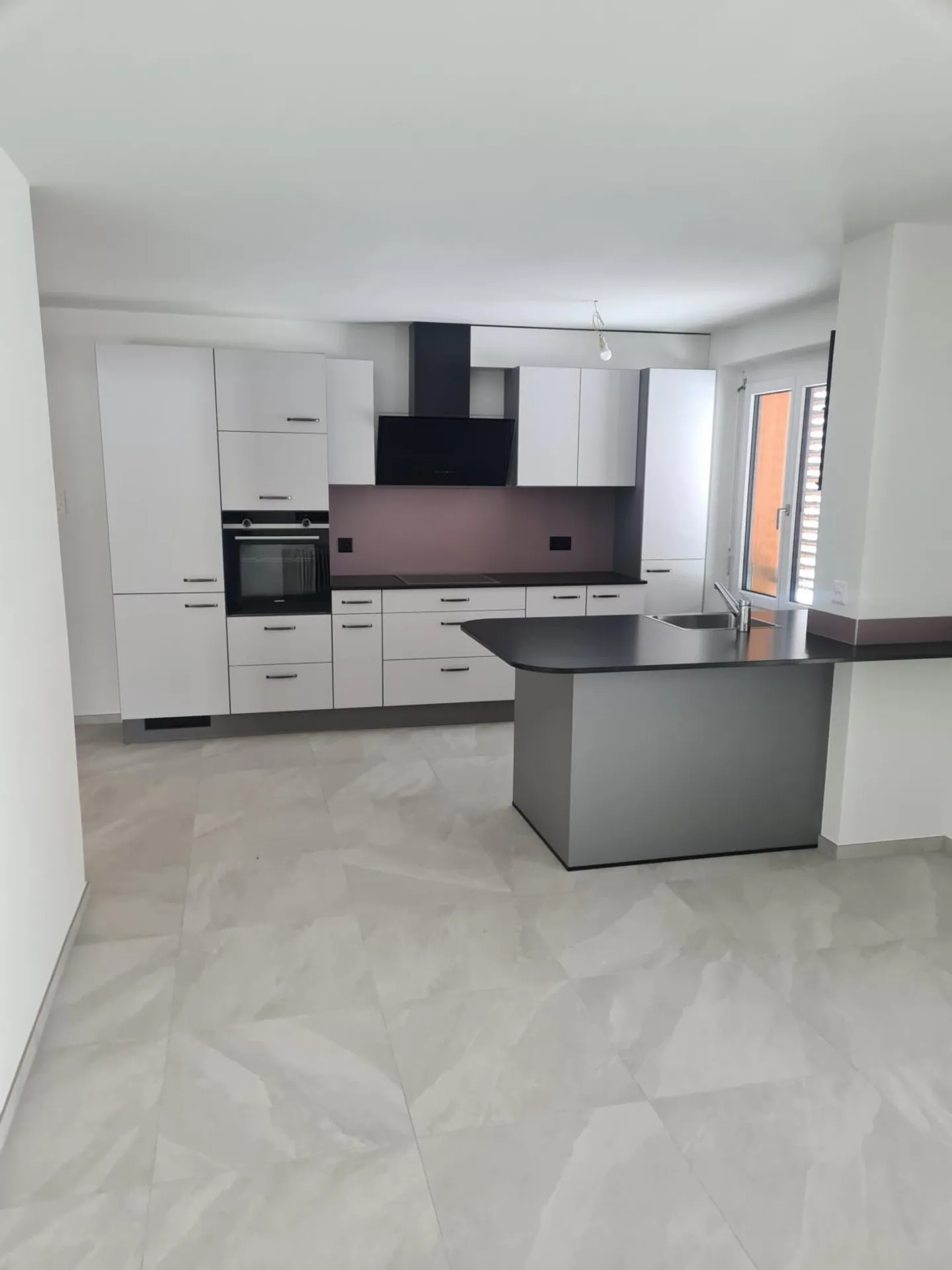 Appartement spacieux de 4 pièces - Photo 1 sur 9