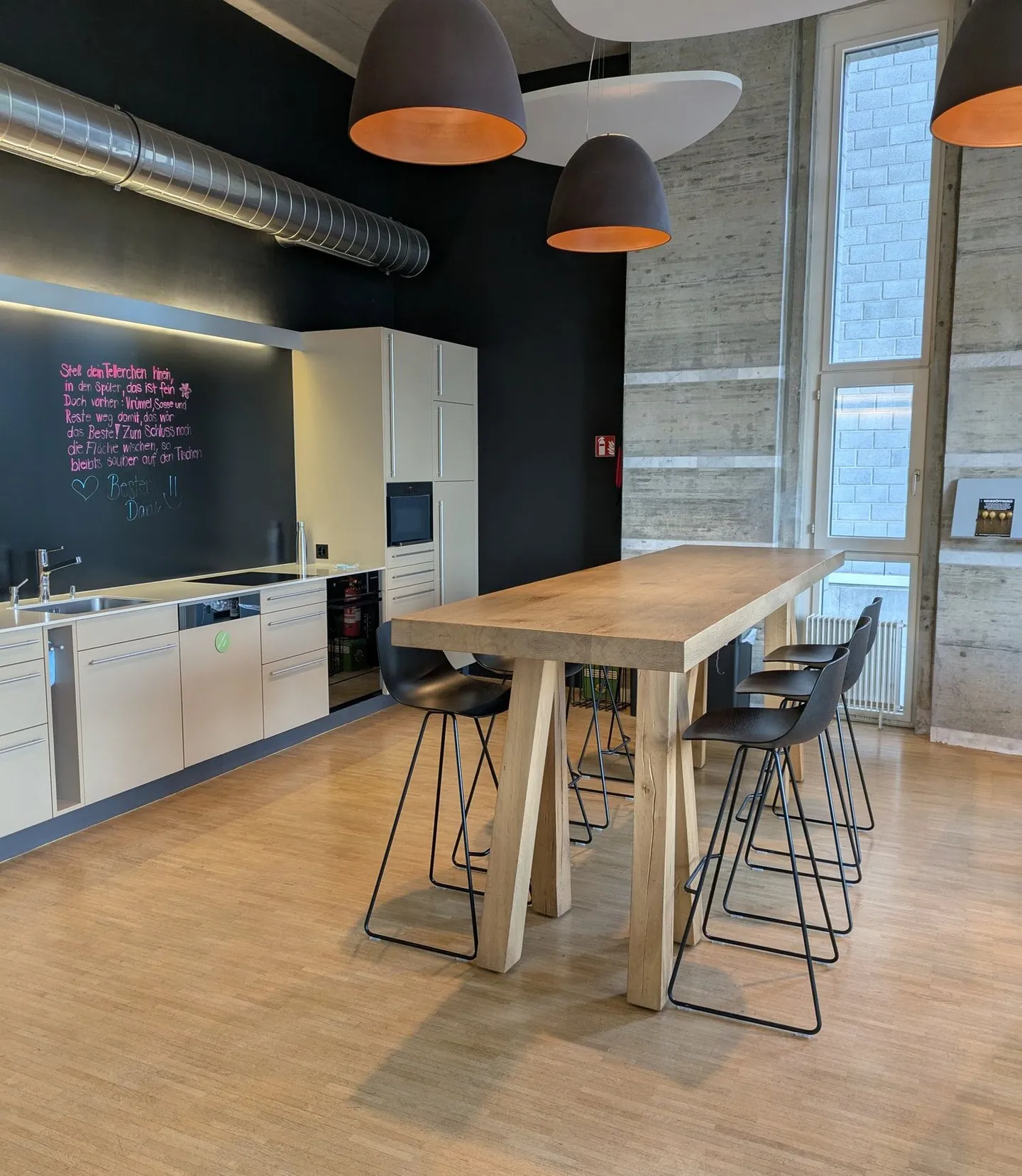 Bâtiment commercial - Photo 6 sur 7