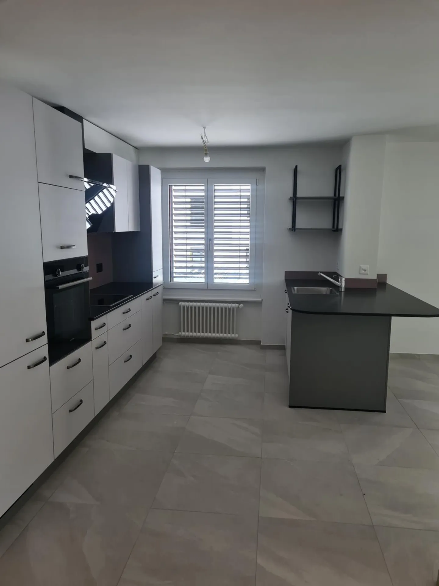 Appartement spacieux de 4 pièces - Photo 3 sur 9