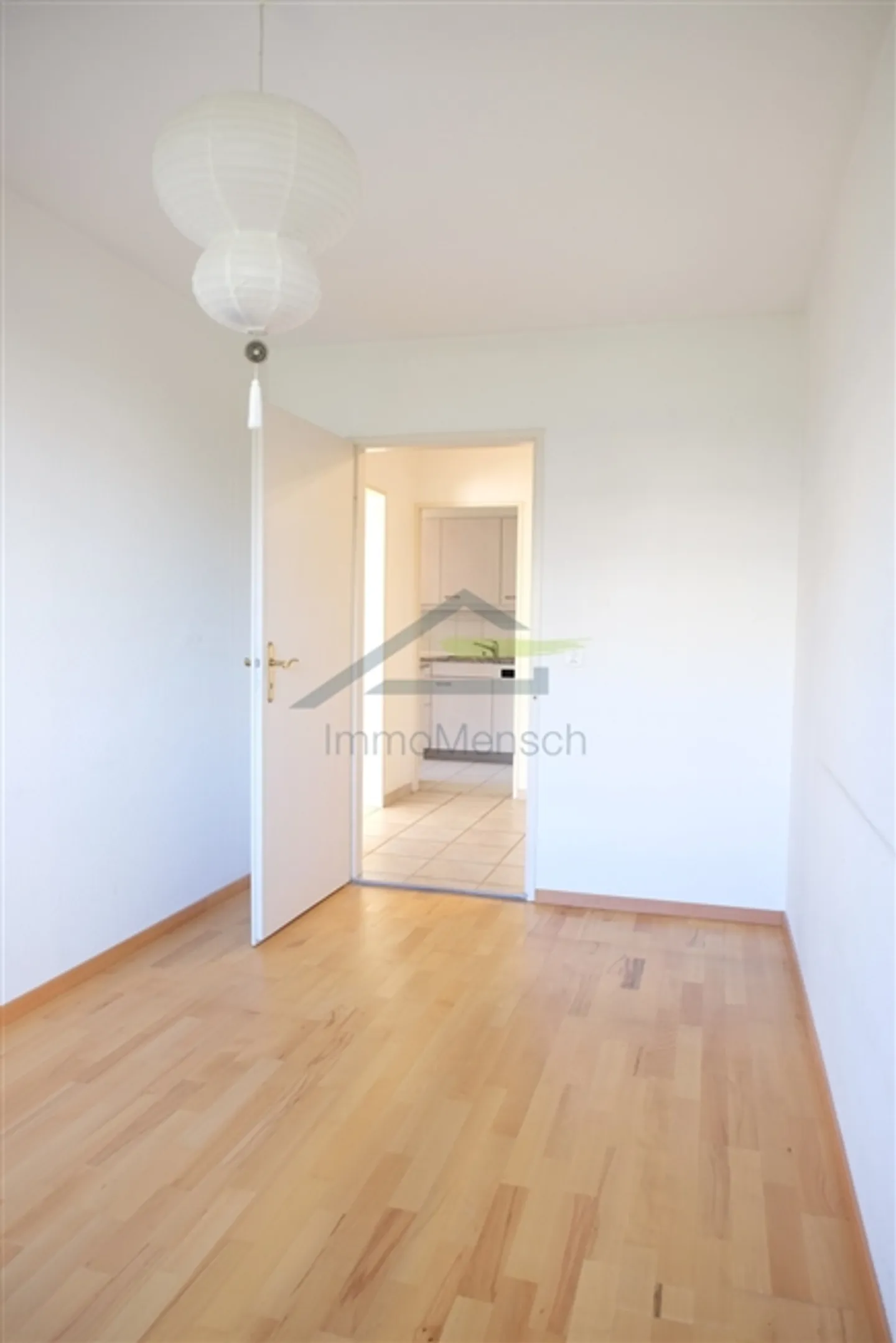 Grande appartement de 3.5 pièces (anciennement 4.5 pièces) dans le populaire Therwil - Photo 6 sur 9