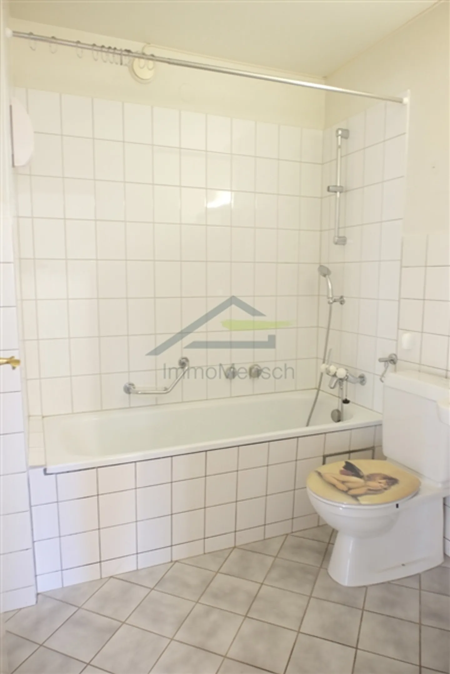 Grande appartement de 3.5 pièces (anciennement 4.5 pièces) dans le populaire Therwil - Photo 7 sur 9