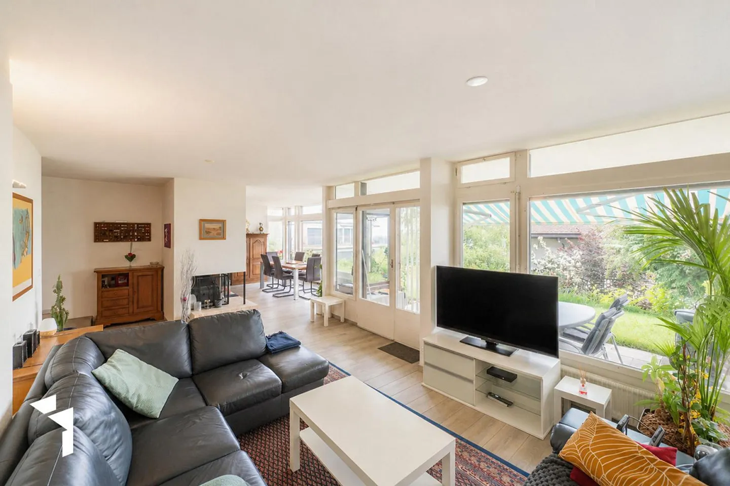 Fehr Immobilier - Appartement de jardin confortable de 4,5 pièces près de la lisière de la forêt - Photo 4 sur 13