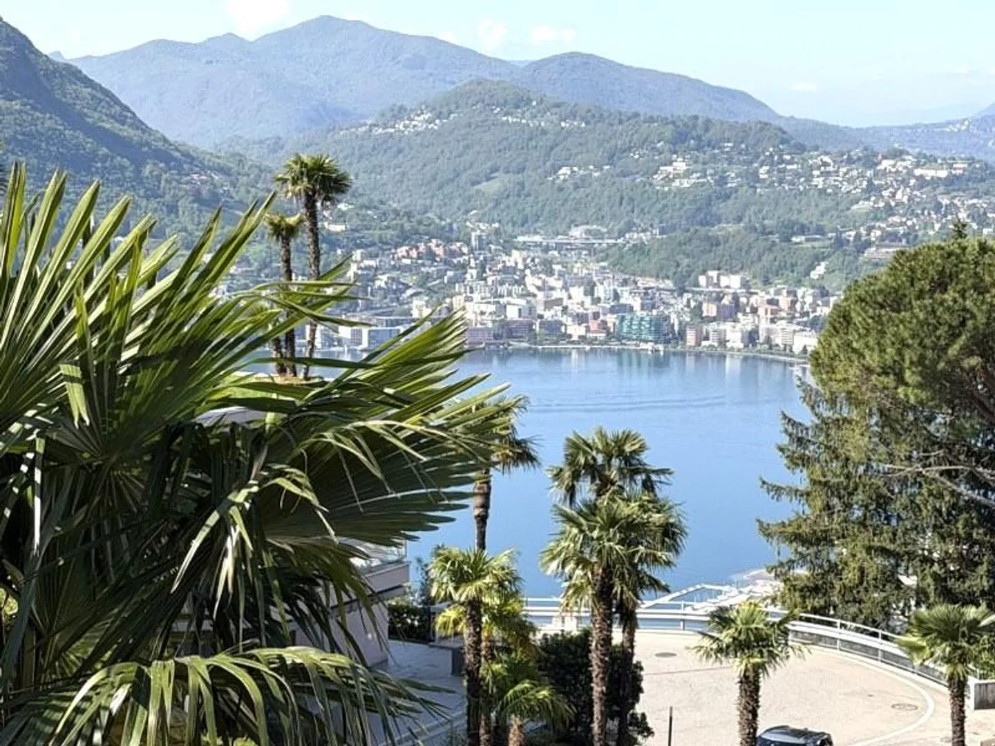VILLA DE CHARME AVEC VUE SUR LE LAC - MONTE BRÈ - Photo 2 sur 13