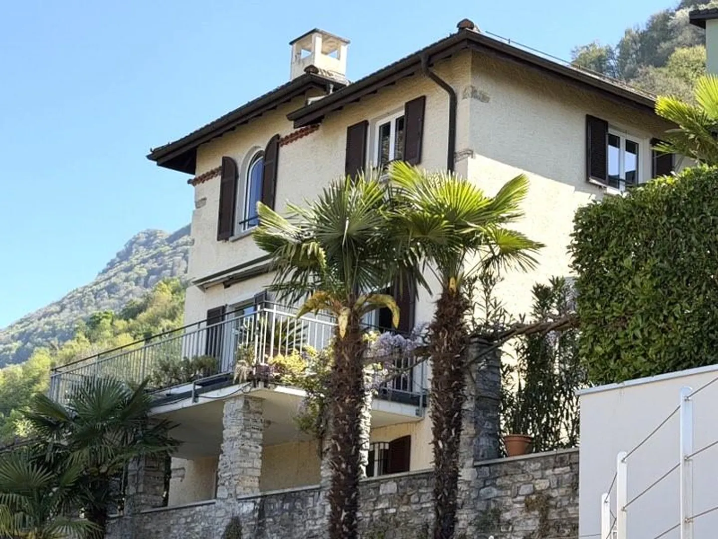 VILLA DE CHARME AVEC VUE SUR LE LAC - MONTE BRÈ - Photo 1 sur 13