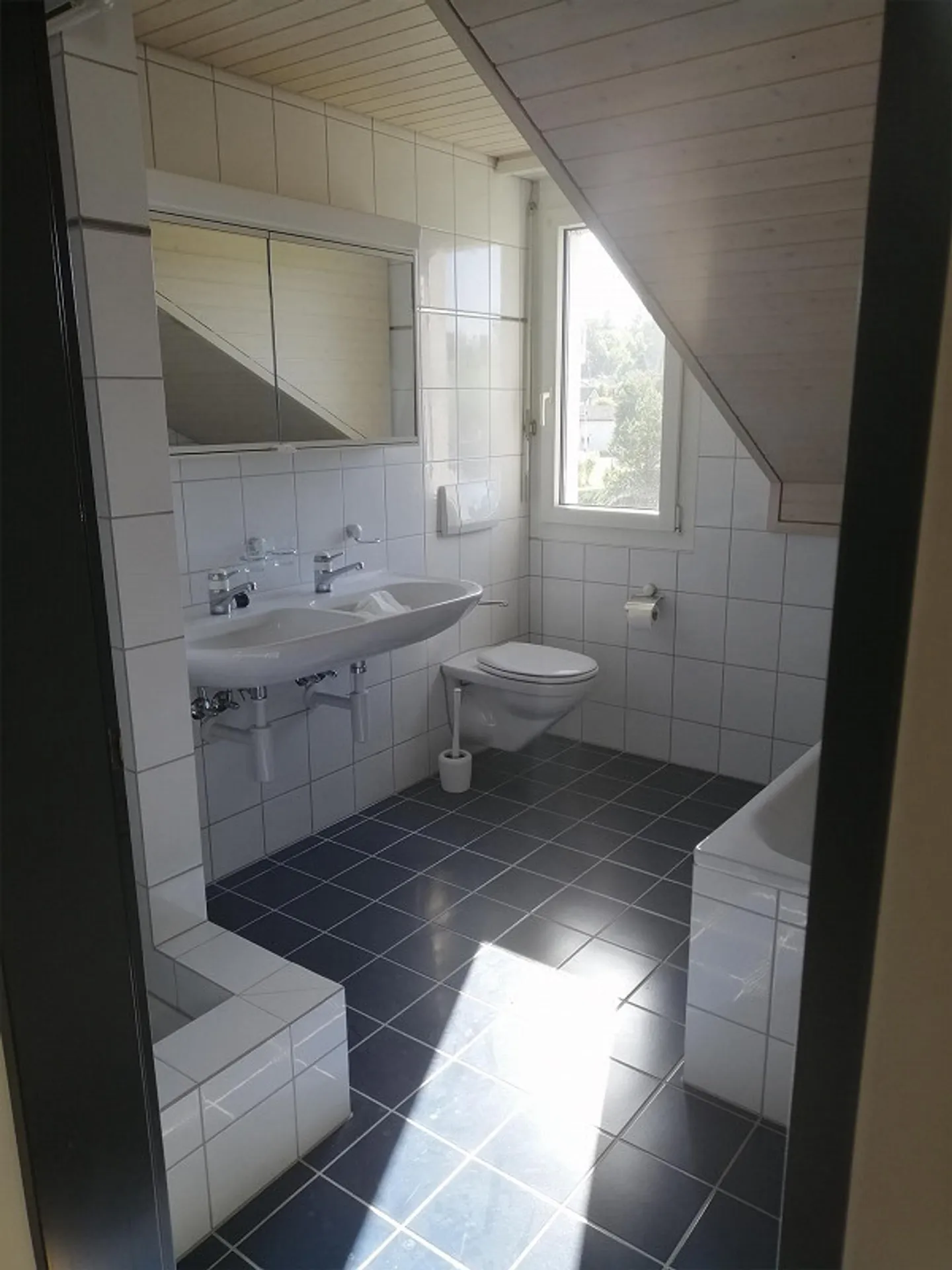 3.5 Room Apartment with Fantastic Views - Photo 10 of 15