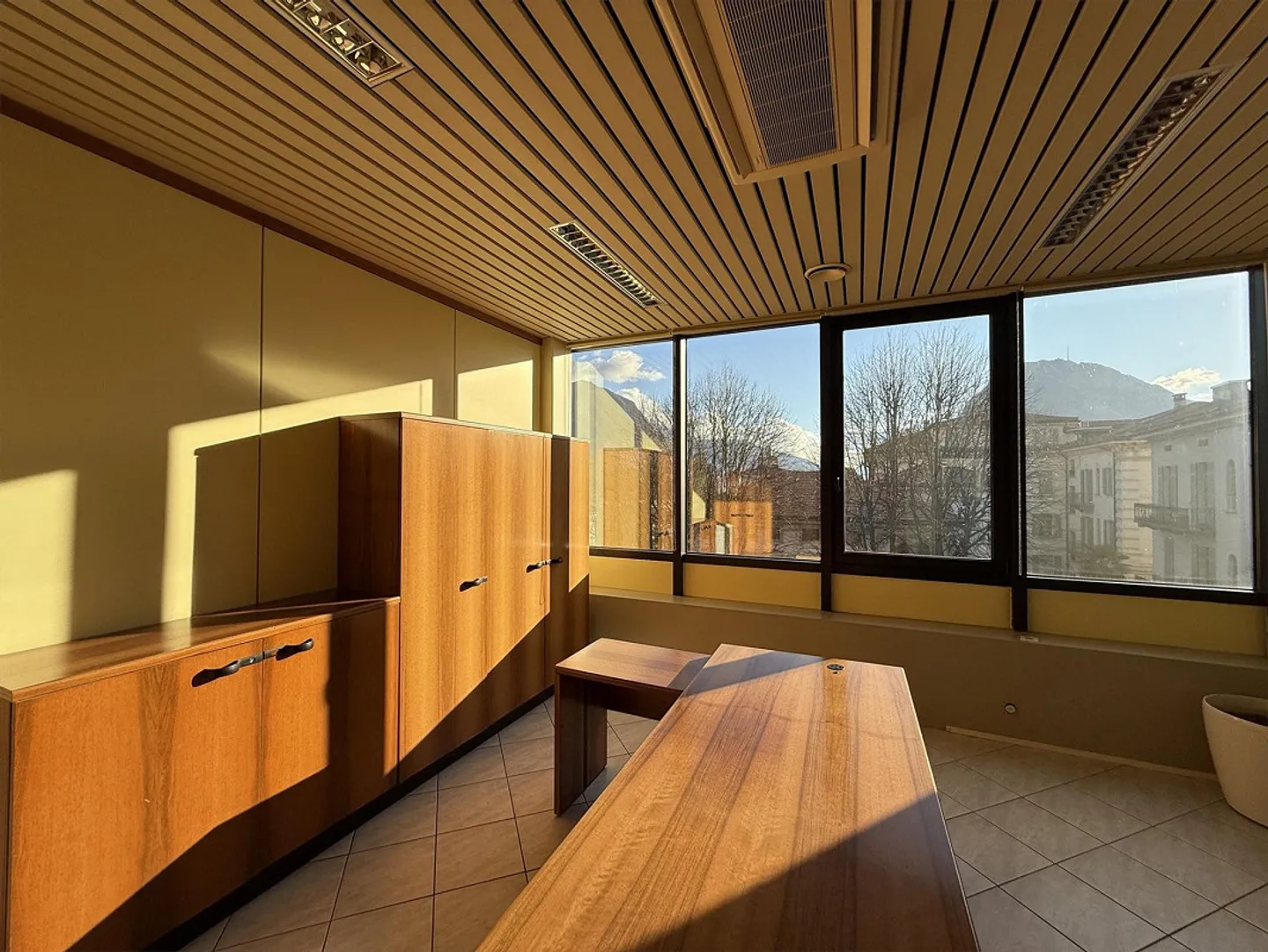 Mietung eines wunderschönen Büros mit Parkblick im Zentrum - Foto 6 von 7