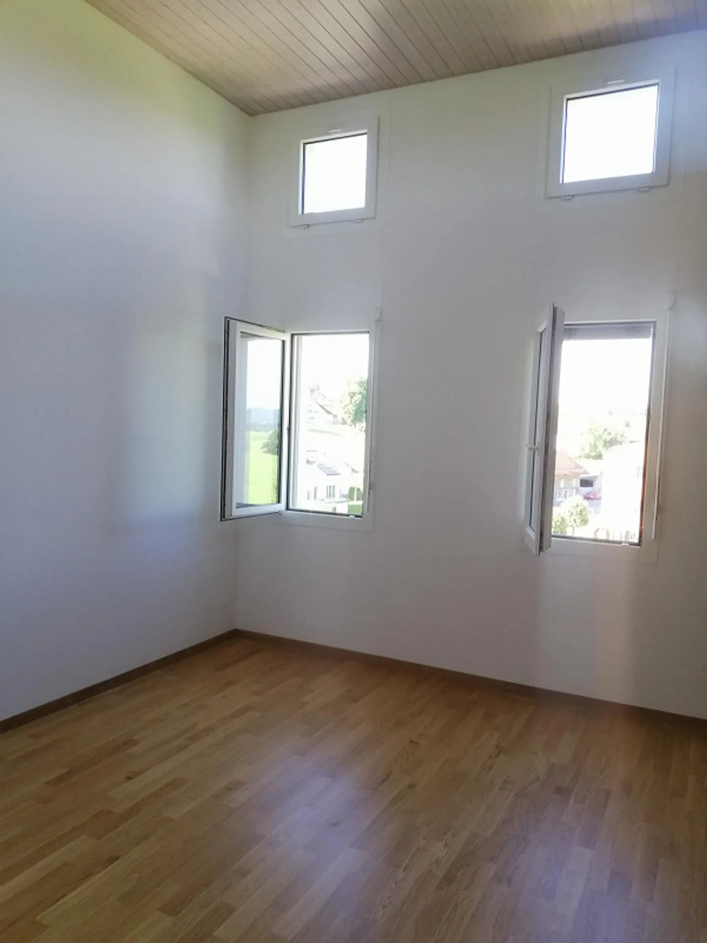 3.5 Room Apartment with Fantastic Views - Photo 12 of 15