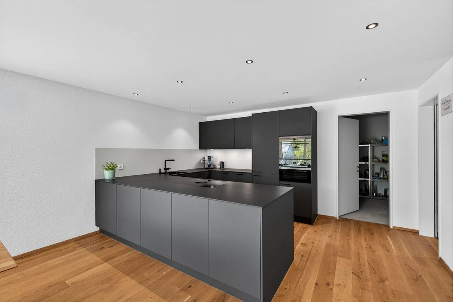 Sonniges Einfamilienhaus mit moderner Architektur und hochwertigem ... - Photo 4 sur 11