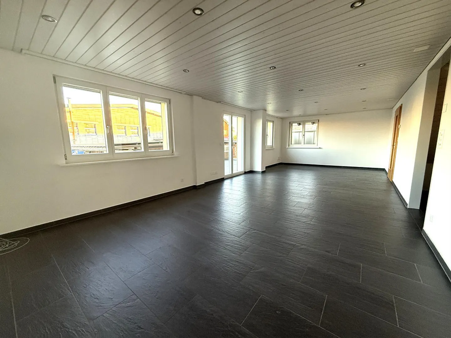 Ampio appartamento di 3,5 stanze | Vivere come in una propria casa - Foto 5 di 13