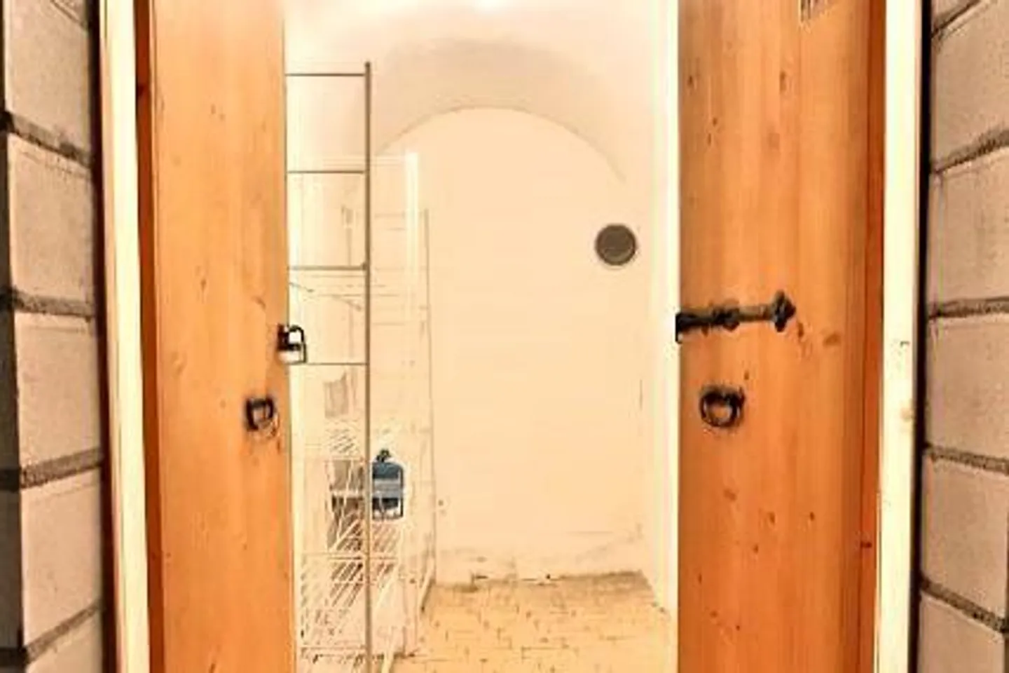 4 1/2-Room Luxury Apartment with Terrace and Garden with Lake View - Photo 35 of 37