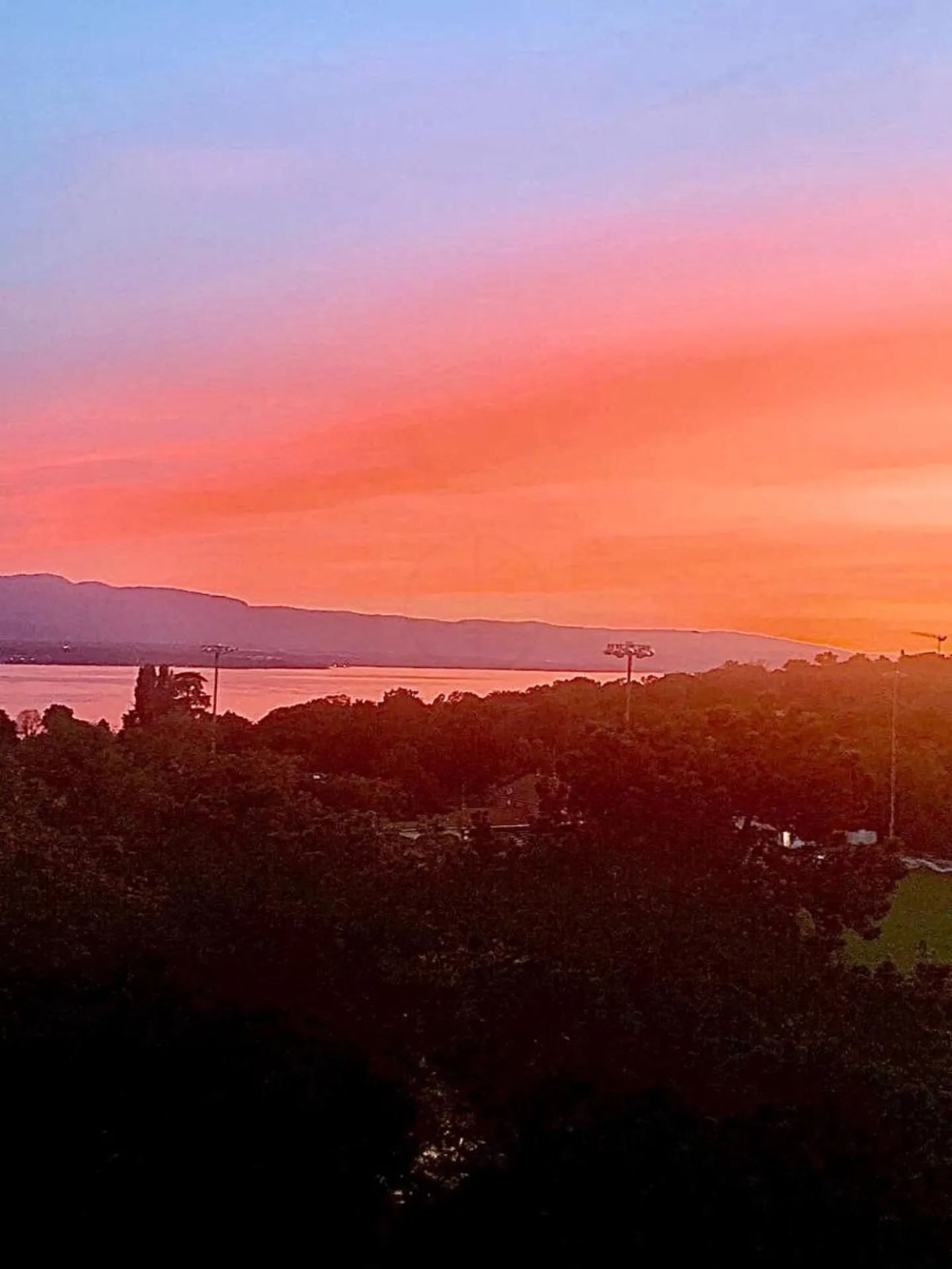 Appartement Contemporain avec Vue sur le Lac - Photo 9 sur 9