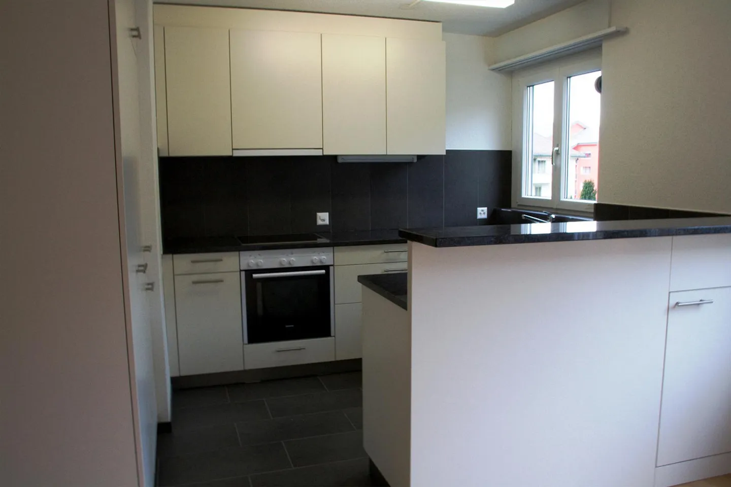 Family-friendly living in a quiet neighborhood in Arth - Photo 2 of 10