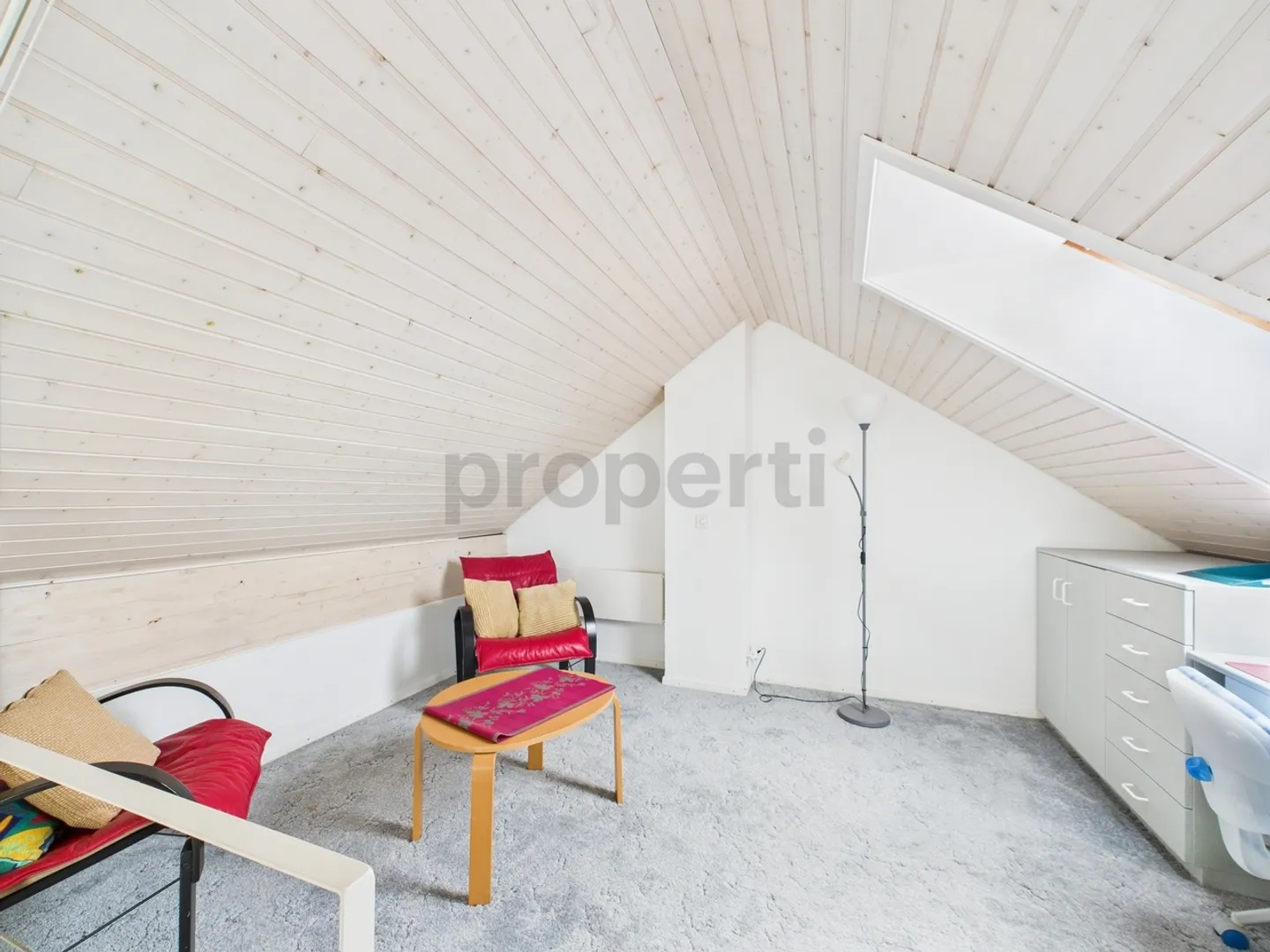 103 m² despace et de confort  Attique meublé à Arzier-Le Muids - Photo 8 sur 11