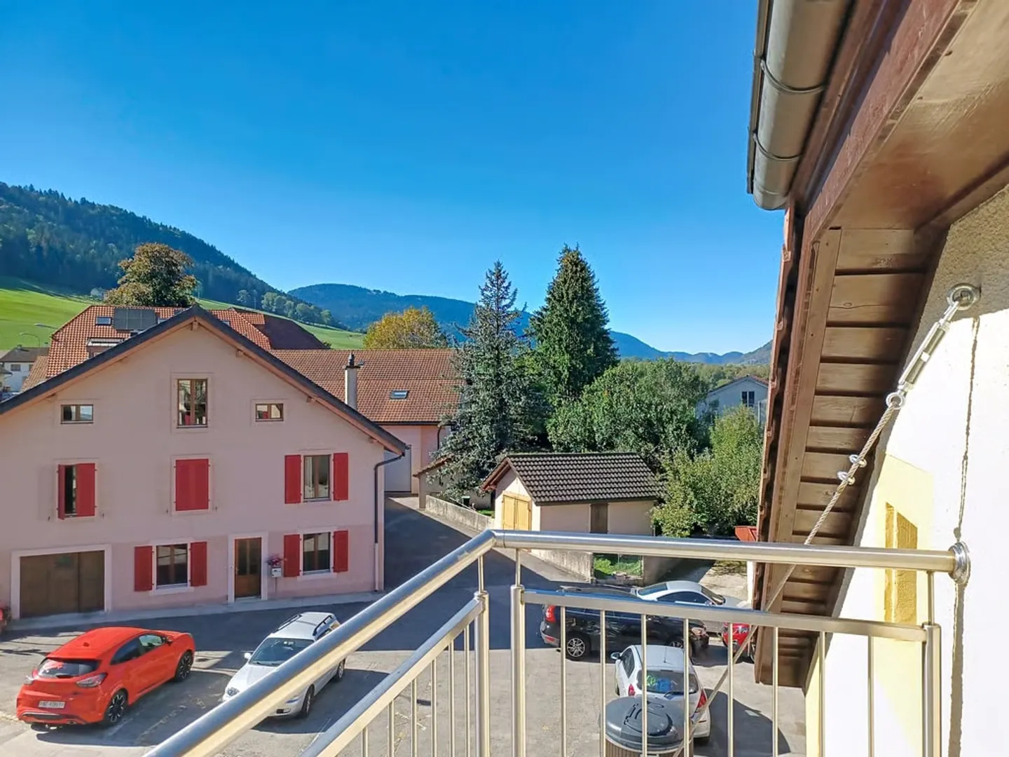 Immeuble mixte rénové en 2022 | 4 appartements + local commercial loué - Photo 7 sur 9