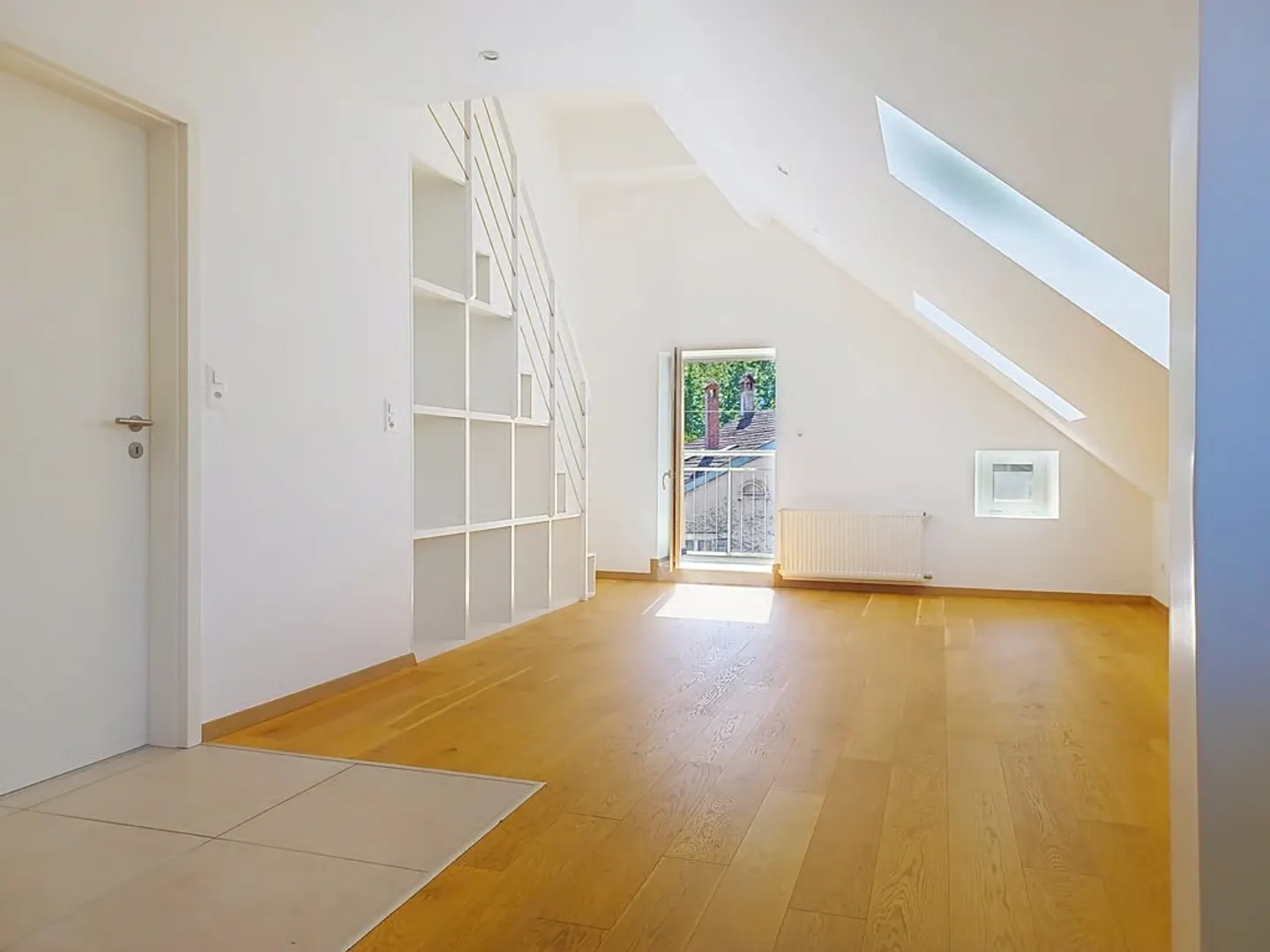 Immeuble mixte rénové en 2022 | 4 appartements + local commercial loué - Photo 4 sur 9