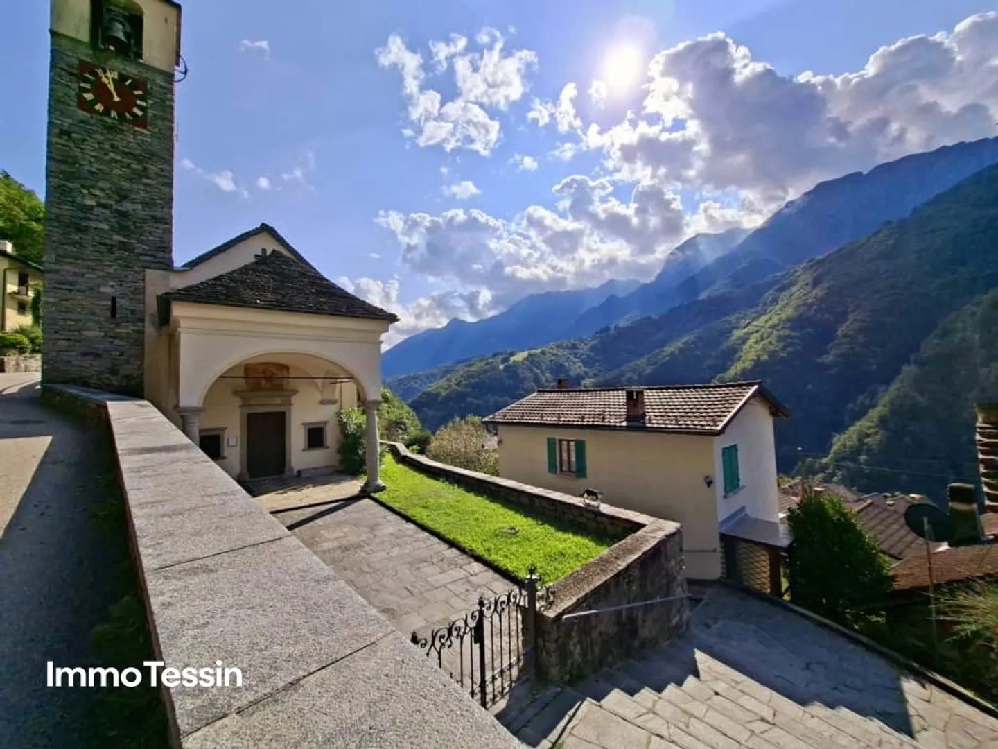 Beautiful charming and authentic Ticino house in Centovalli completely renovated with the utmost care - Photo 5 of 13