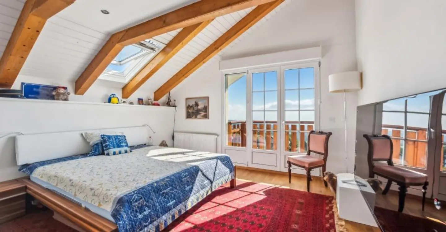 Elegante Casa Familiare con Vista Lago - Foto 5 di 10