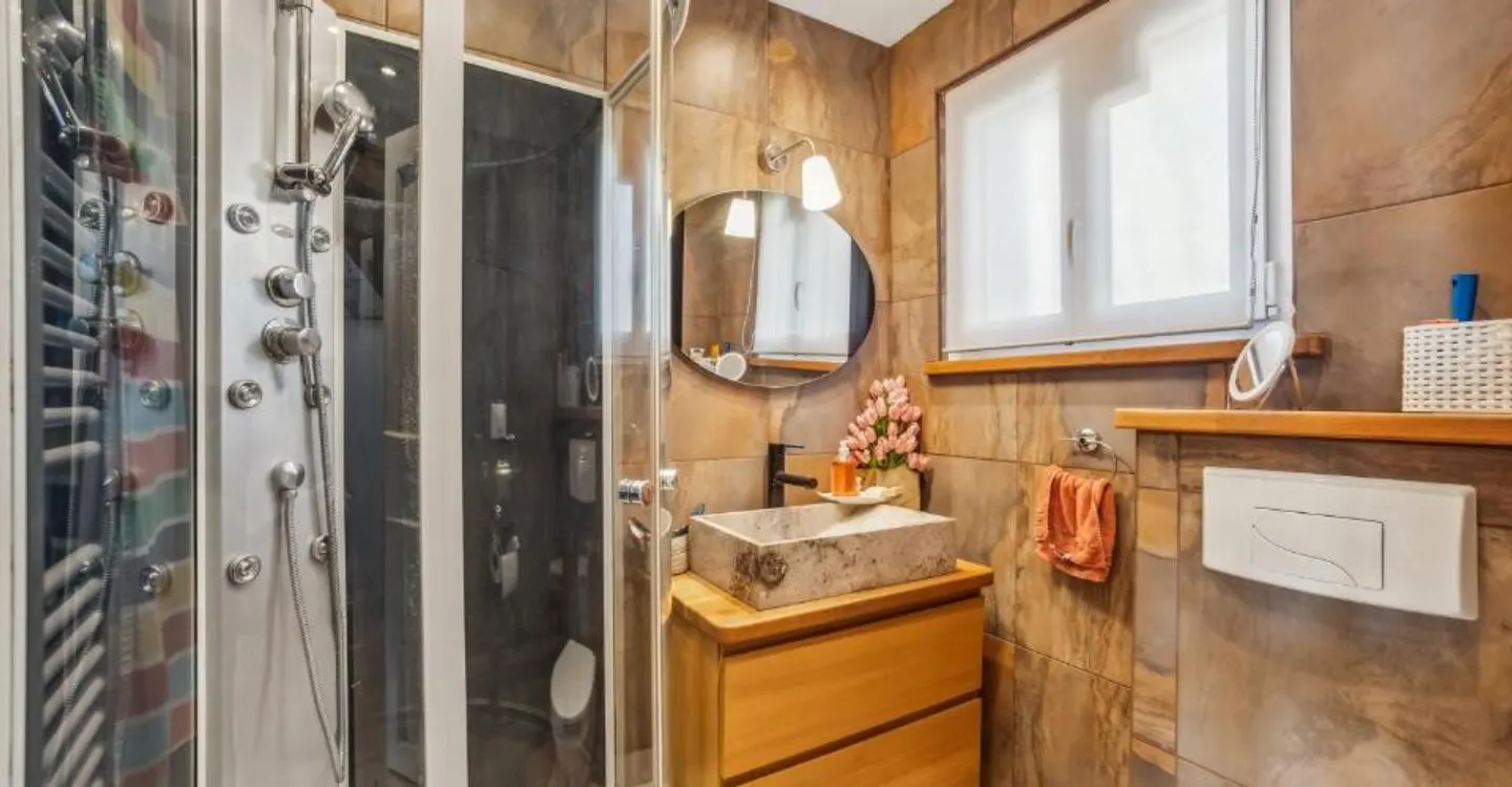 Elegante Casa Familiare con Vista Lago - Foto 8 di 10