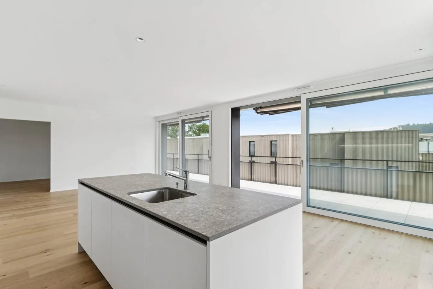 Exceptional penthouse with panoramic view in a modern eco-neighborhood - Photo 7 of 13