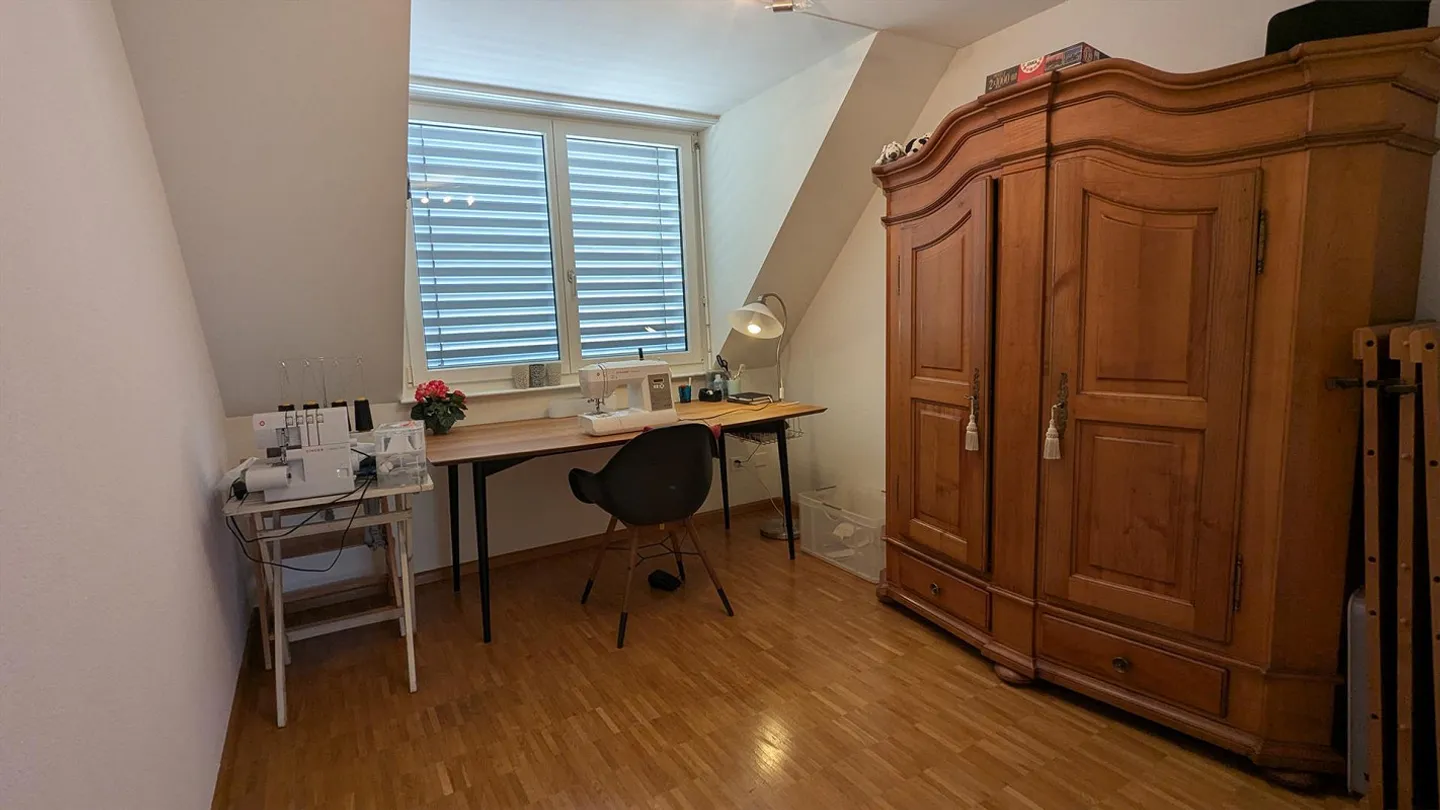 Appartamento attico attraente di 4 1/2 locali con galleria - Foto 6 di 12