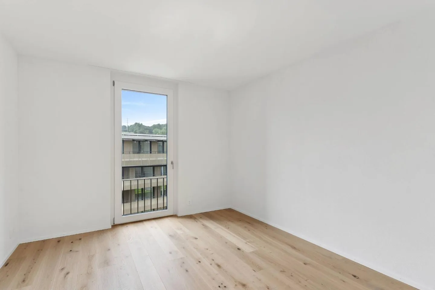 Exceptional penthouse with panoramic view in a modern eco-neighborhood - Photo 11 of 13