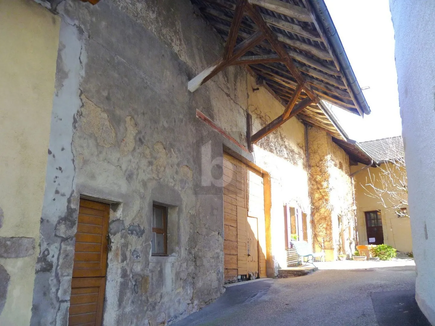 BAUERNHAUS ZU RENOVIEREN - Foto 2 von 4