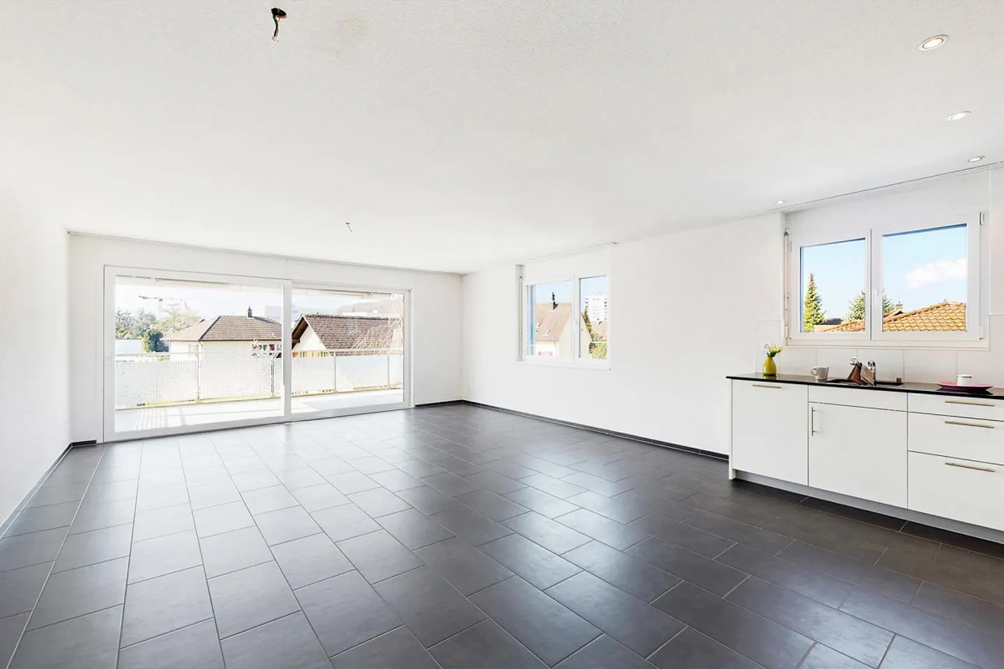 Apartment for rent - Photo 4 of 12