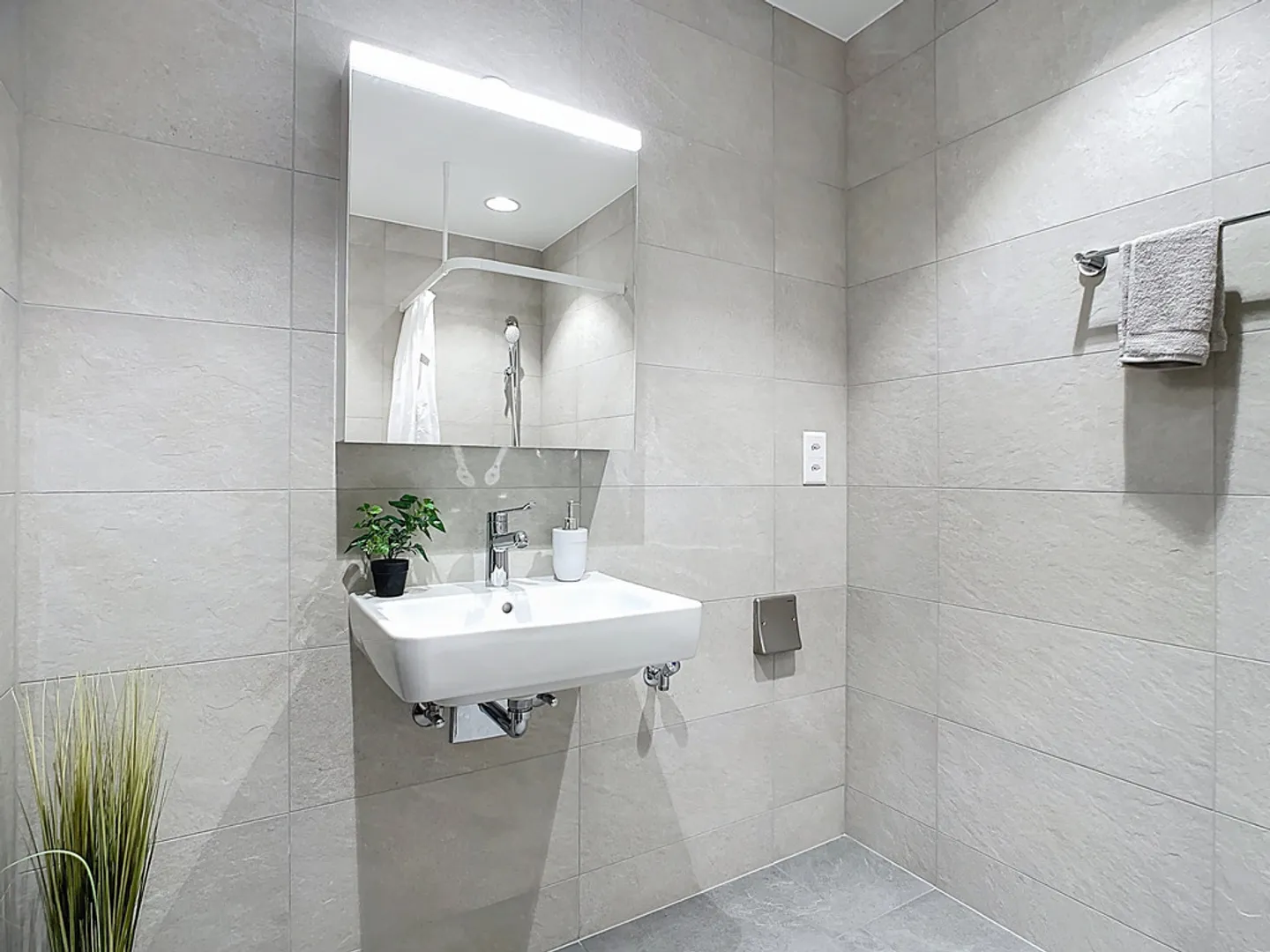 Appartamento con incorniciatura 2.5 stanze con balcone - Foto 8 di 12